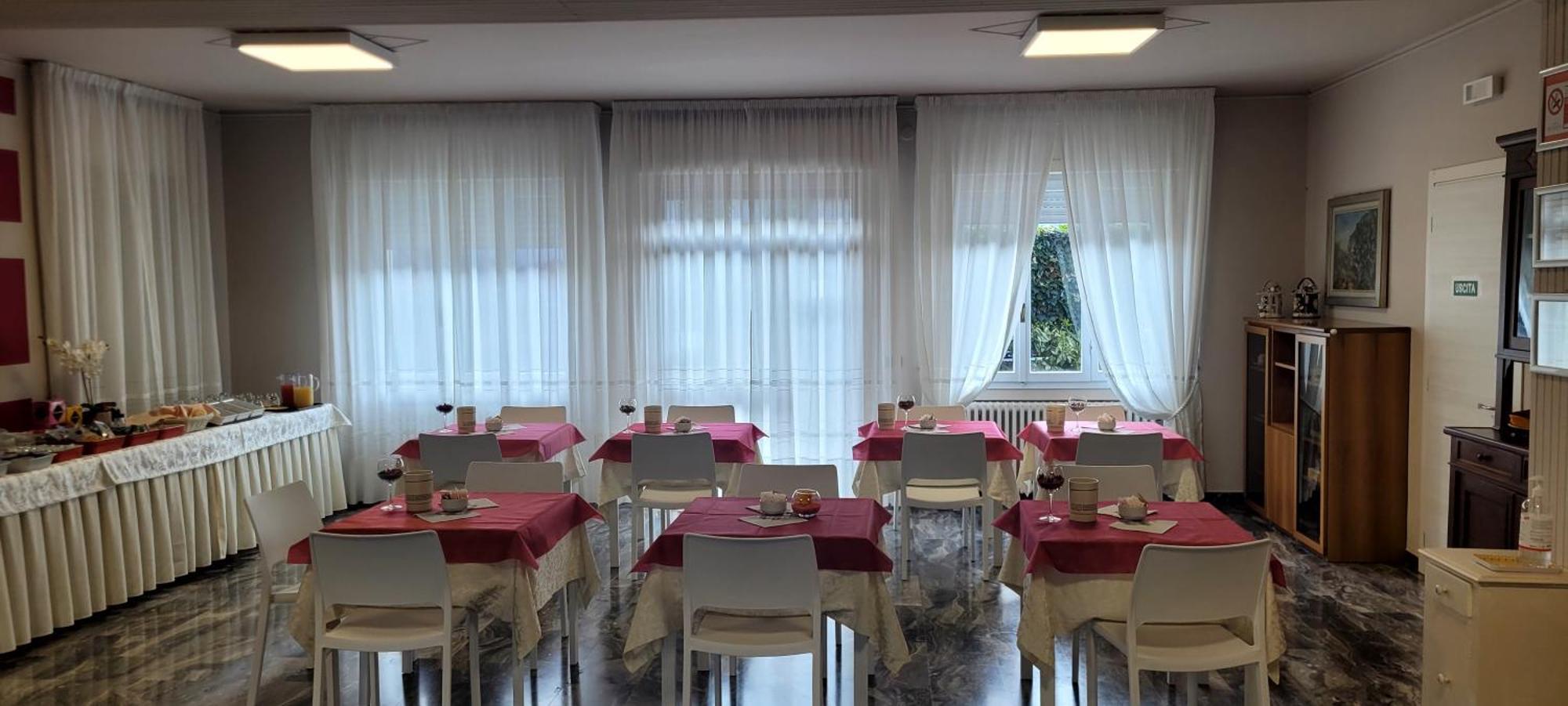 Hotel Bellavista Meuble Monte Isola Bagian luar foto