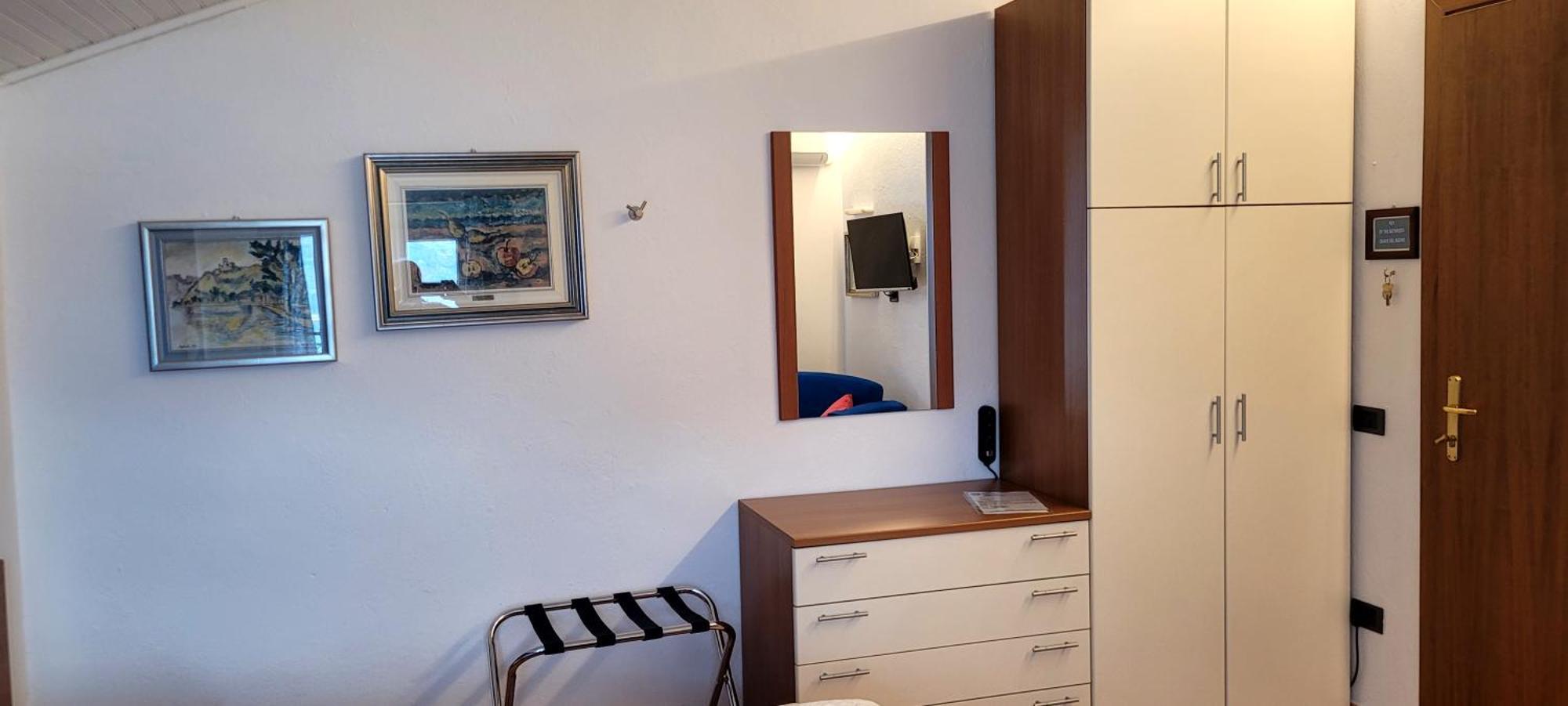 Hotel Bellavista Meuble Monte Isola Bagian luar foto