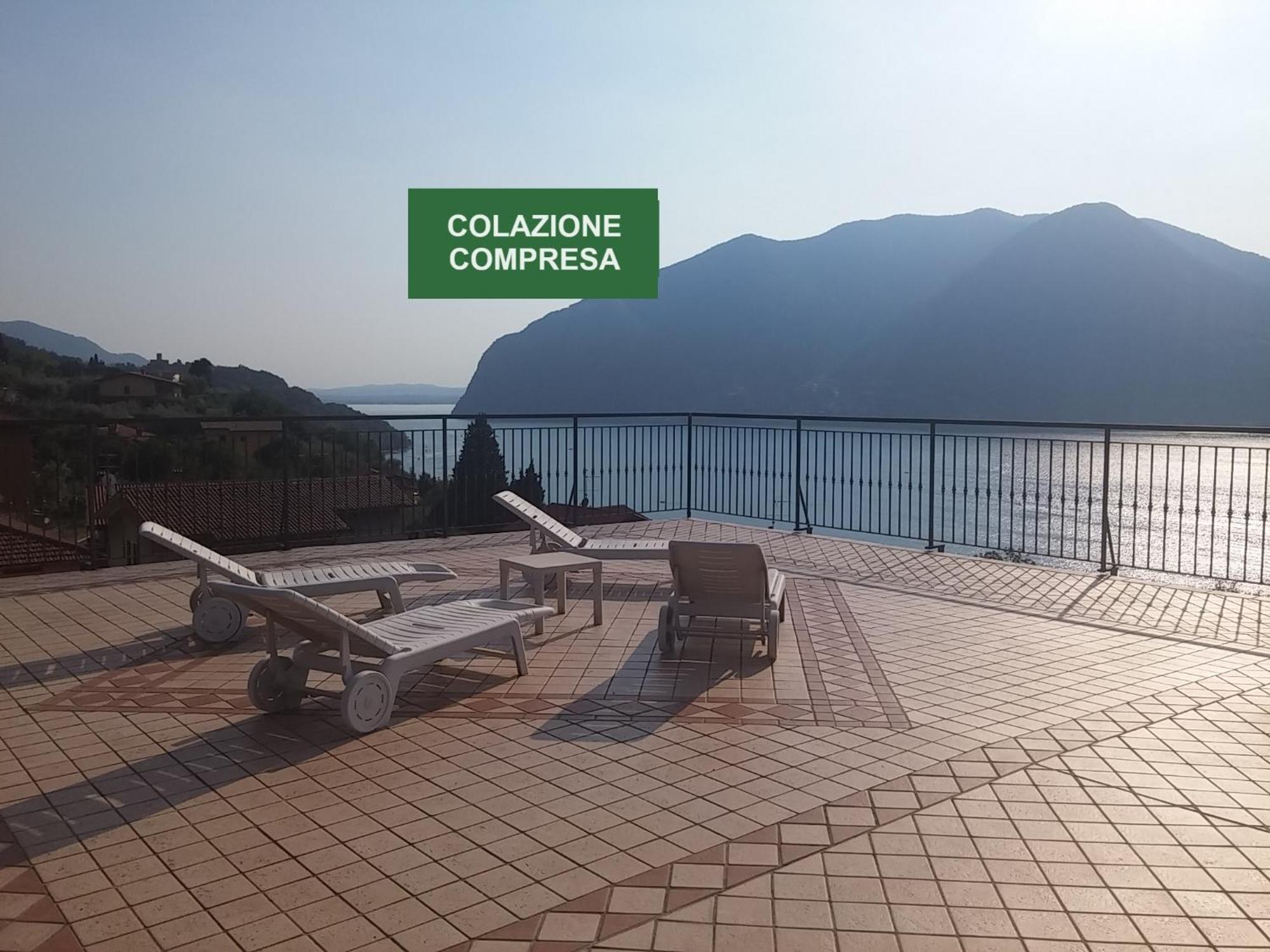Hotel Bellavista Meuble Monte Isola Bagian luar foto