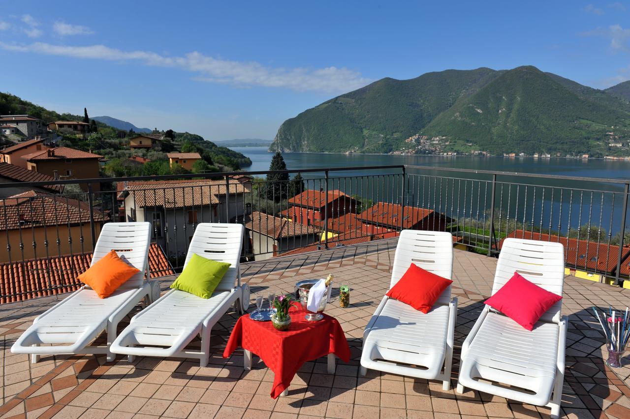 Hotel Bellavista Meuble Monte Isola Bagian luar foto