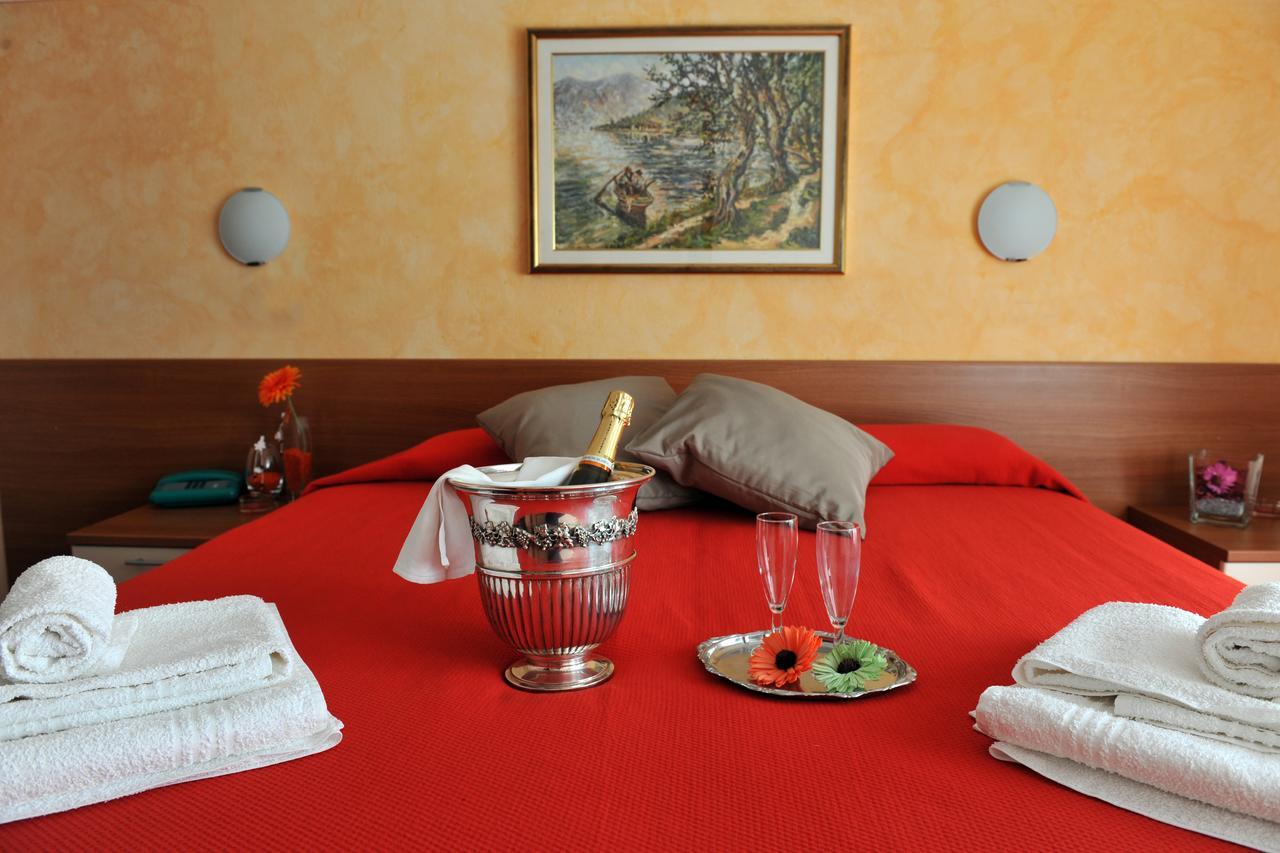 Hotel Bellavista Meuble Monte Isola Bagian luar foto